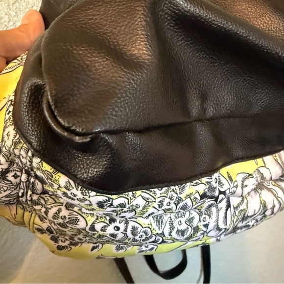 Betsey Johnson Floral Tote Weekender/ Diaper Bag Water Resistant Nylon Quilted - Picture 7 of 10